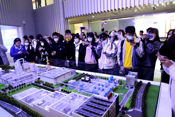 德州学院师生参观进建圆满闭幕